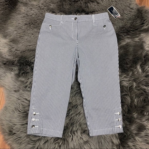 Karen Scott Women’s Twill Capris | Stripes | White & Blue | Size 10P - Picture 1 of 4